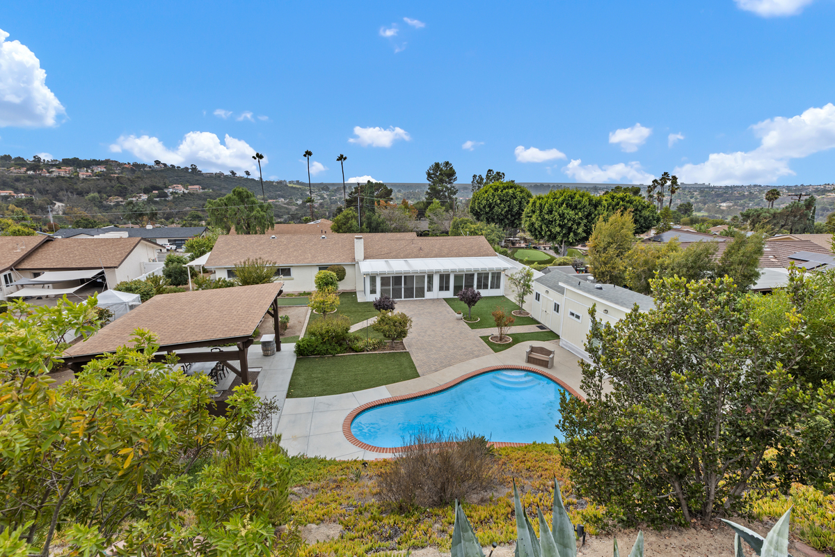 255 Camino Del Cerro Grande